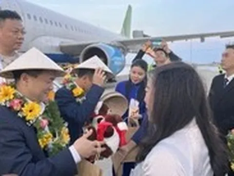 Du khách Trung Quốc sang Việt Nam quét QR Alipay, thanh toán ‘như ở nhà’