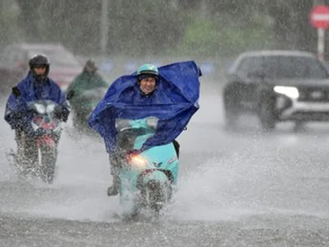 Miền Bắc có thể mưa giông, lốc sét do không khí lạnh, rồi nắng nóng lần 2 cực gắt