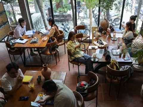 Vì sao quán chán ngán khách gọi 1 ly nước, ôm laptop ngồi cả ngày?