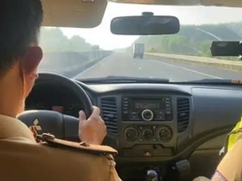 CSGT dùng ô tô nguỵ trang, ghi hình phạt nguội gần 100 xe vi phạm