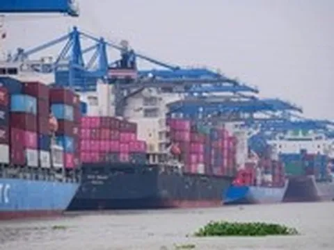 Nghịch lý xuất khẩu vật liệu xây dựng: Tiền cước cao hơn tiền hàng