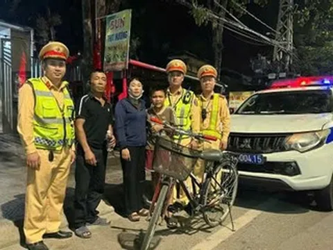 CSGT Quảng Trị giúp thiếu niên đi lạc hơn 150km về với gia đình