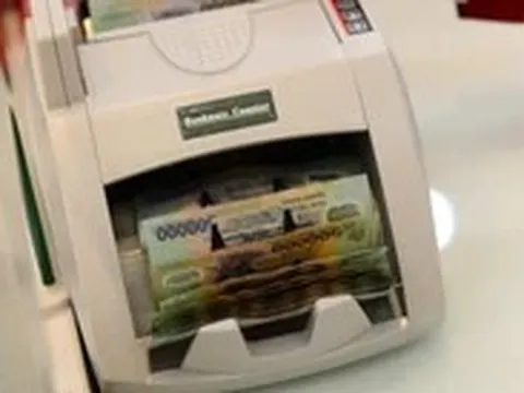 Đọc nhanh 6-4: Giá dầu tiếp tục tăng; lãi suất huy động đẩy lên hơn 9%