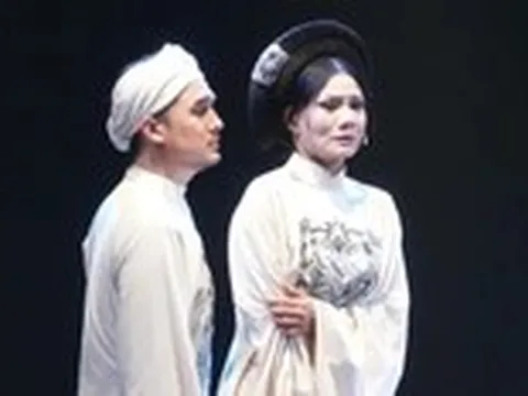 Rộn ràng kịch lịch sử phục vụ học đường