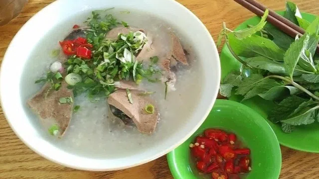 Cháo lòng Việt Nam nằm trong top những món cháo ngon nhất châu Á