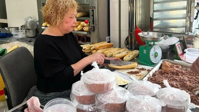 Patê Cột Đèn Hải Phòng bị vạ lây, tiểu thương lo vắng khách sau vụ thịt bẩn