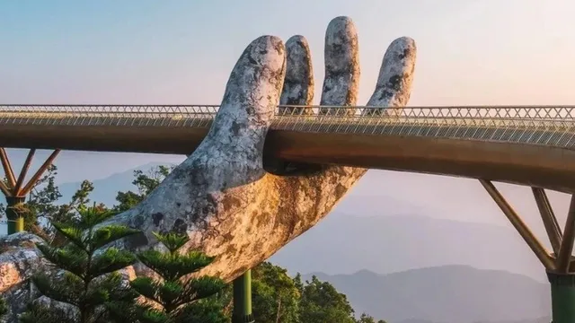 Cầu Vàng Đà Nẵng đứng thứ 4 trong danh sách 19 cây cầu đẹp nhất thế giới